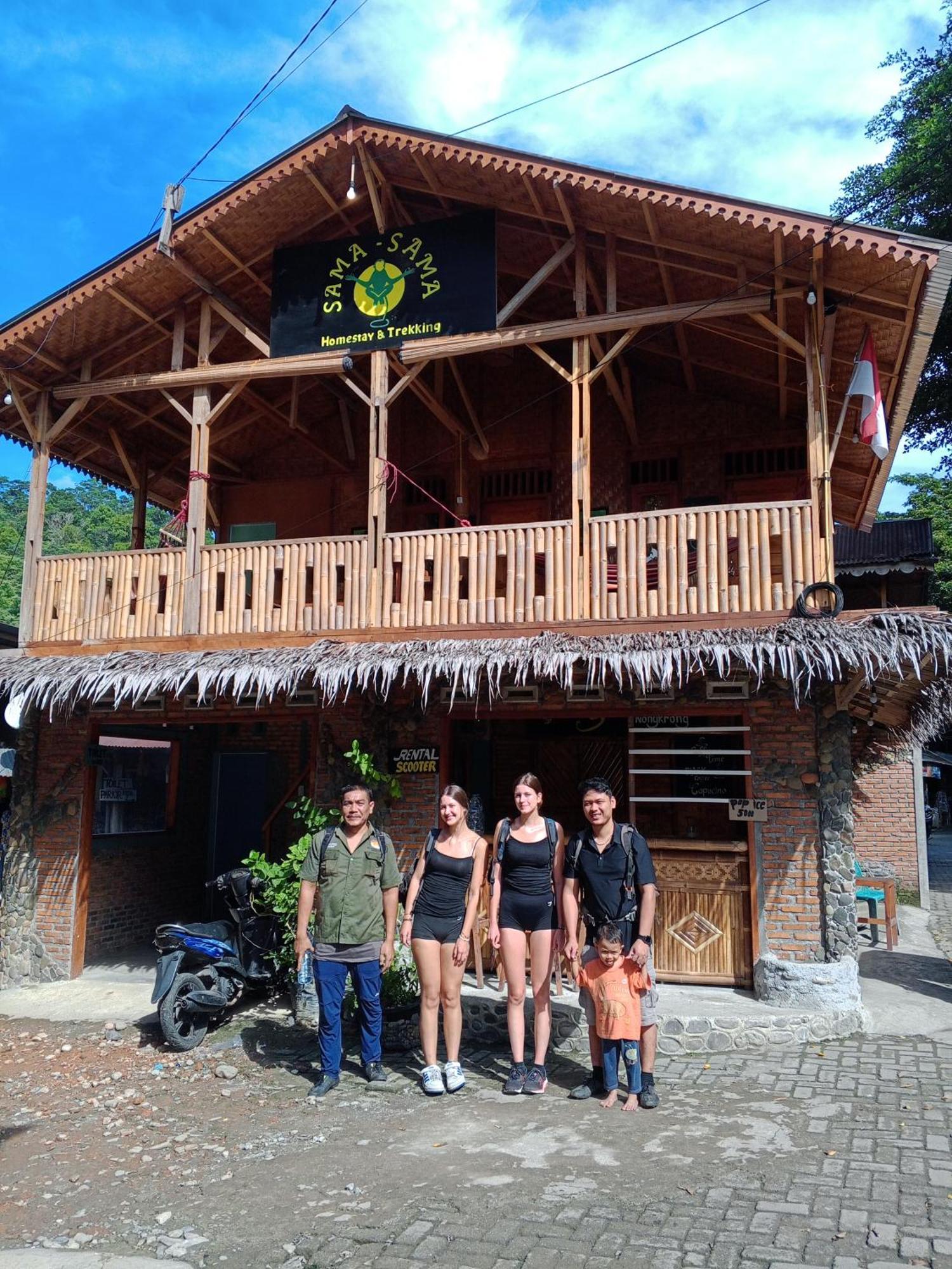 Sama Sama Homestay & Trekking Only Stay Here Book Trekking And Transport With Us Bukit Lawang Exterior foto